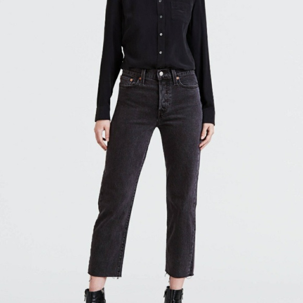 Levi's Wedgie Fit Straight Jeans Black Raw Hem 27
